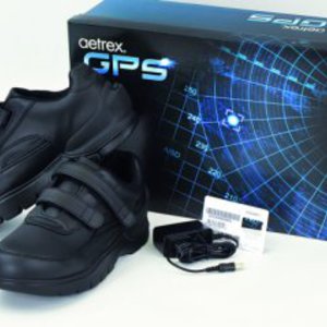 В Японии начали производить обувь с GPS трекерами